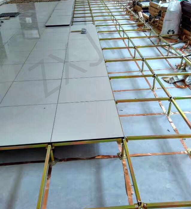 防静电架空地板装置时必定记住铺设铜排