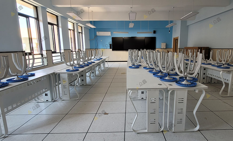 西安學校計算機機房防靜電地板.jpg 88.jpg